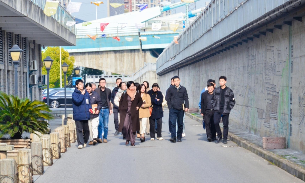 “走進園區，共享未來”鏡湖區高層次人才服務企業雙向促進對接交流活動在園舉辦